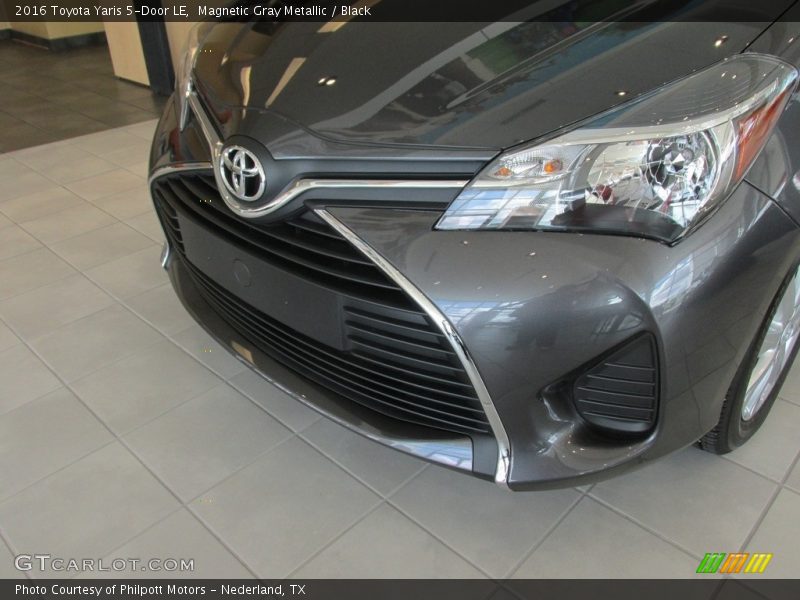Magnetic Gray Metallic / Black 2016 Toyota Yaris 5-Door LE