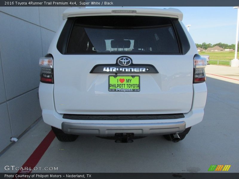 Super White / Black 2016 Toyota 4Runner Trail Premium 4x4