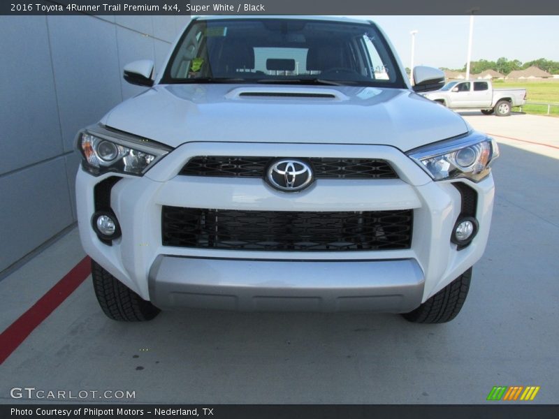 Super White / Black 2016 Toyota 4Runner Trail Premium 4x4