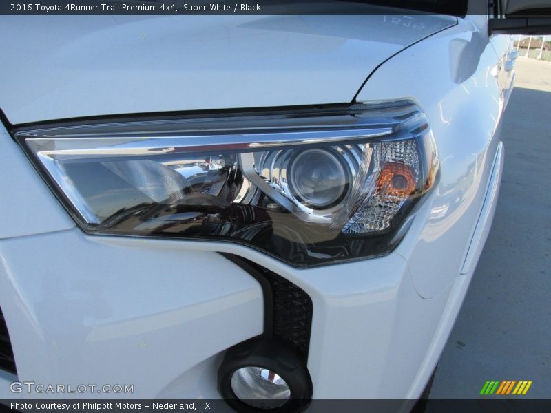 Super White / Black 2016 Toyota 4Runner Trail Premium 4x4