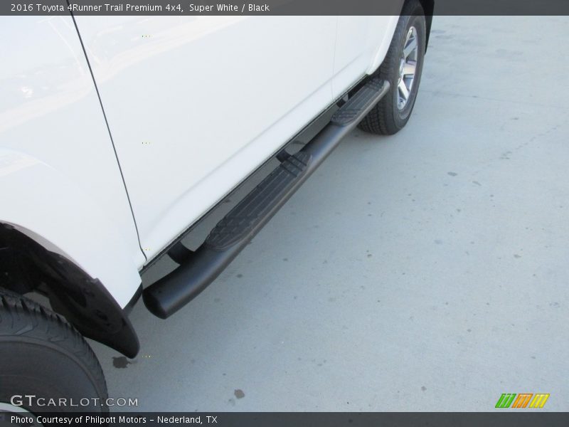 Super White / Black 2016 Toyota 4Runner Trail Premium 4x4