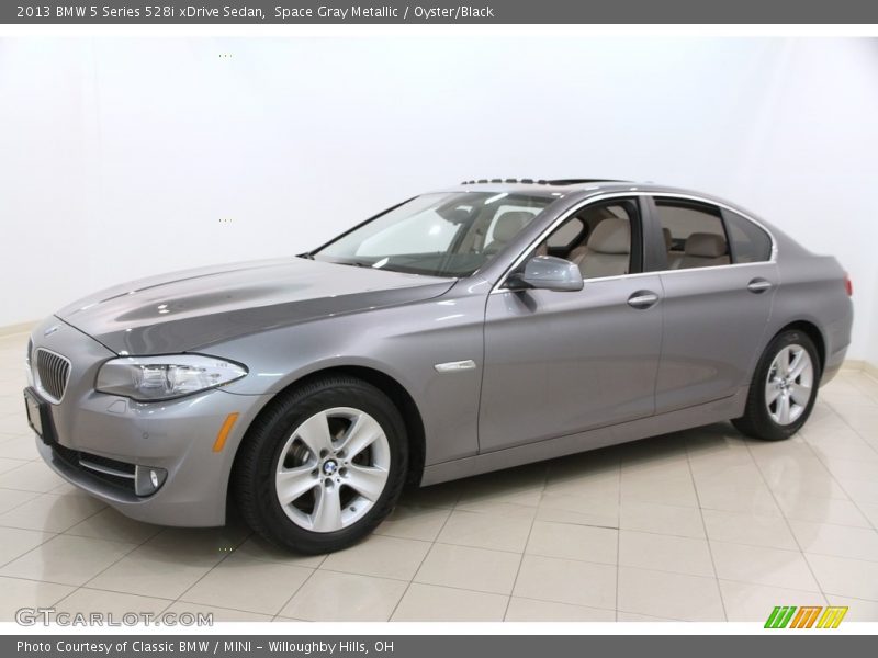 Space Gray Metallic / Oyster/Black 2013 BMW 5 Series 528i xDrive Sedan