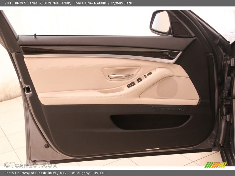 Space Gray Metallic / Oyster/Black 2013 BMW 5 Series 528i xDrive Sedan