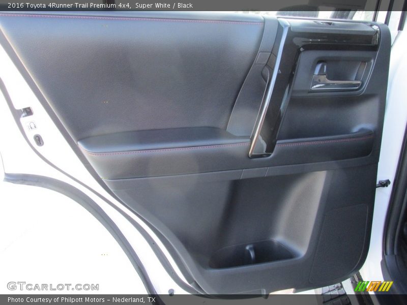 Super White / Black 2016 Toyota 4Runner Trail Premium 4x4