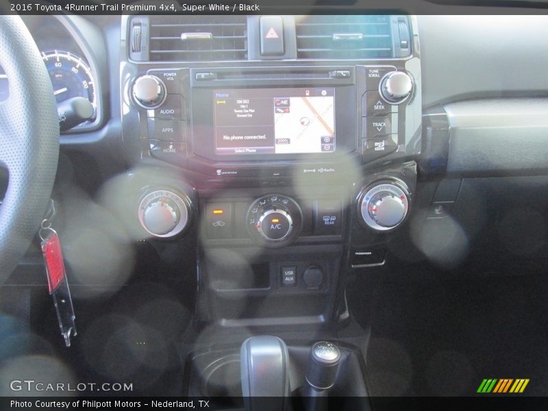 Super White / Black 2016 Toyota 4Runner Trail Premium 4x4
