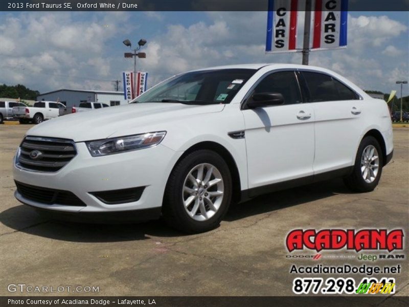 Oxford White / Dune 2013 Ford Taurus SE