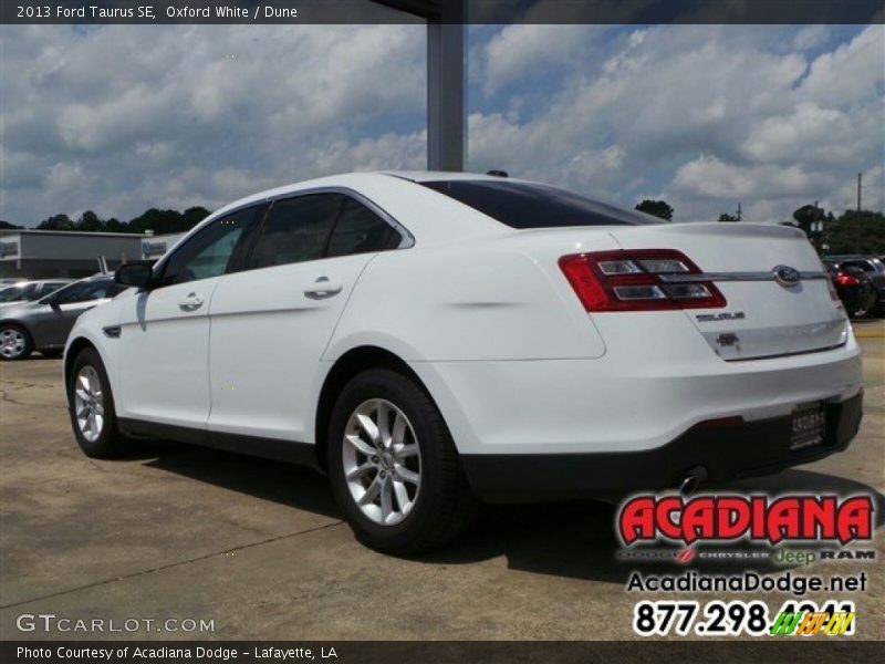Oxford White / Dune 2013 Ford Taurus SE