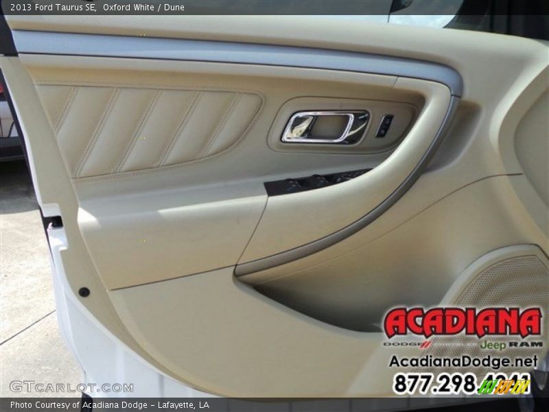 Oxford White / Dune 2013 Ford Taurus SE