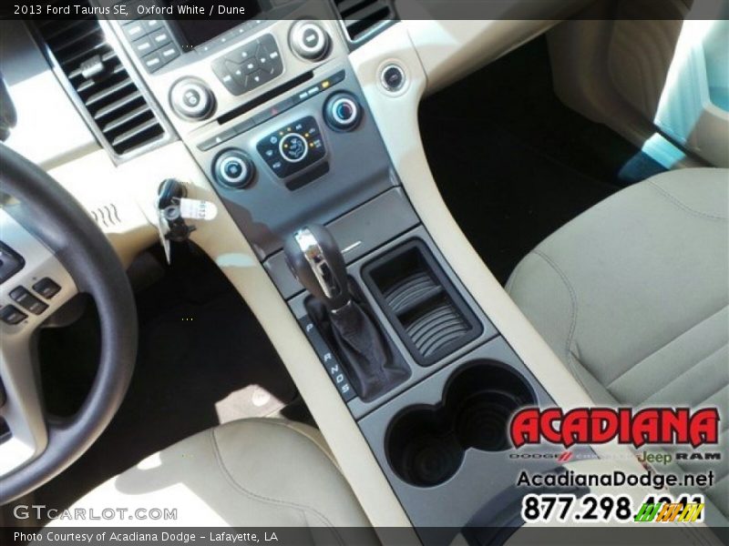Oxford White / Dune 2013 Ford Taurus SE