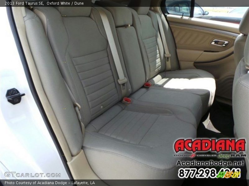 Oxford White / Dune 2013 Ford Taurus SE