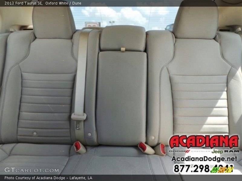 Oxford White / Dune 2013 Ford Taurus SE