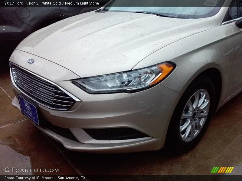 White Gold / Medium Light Stone 2017 Ford Fusion S