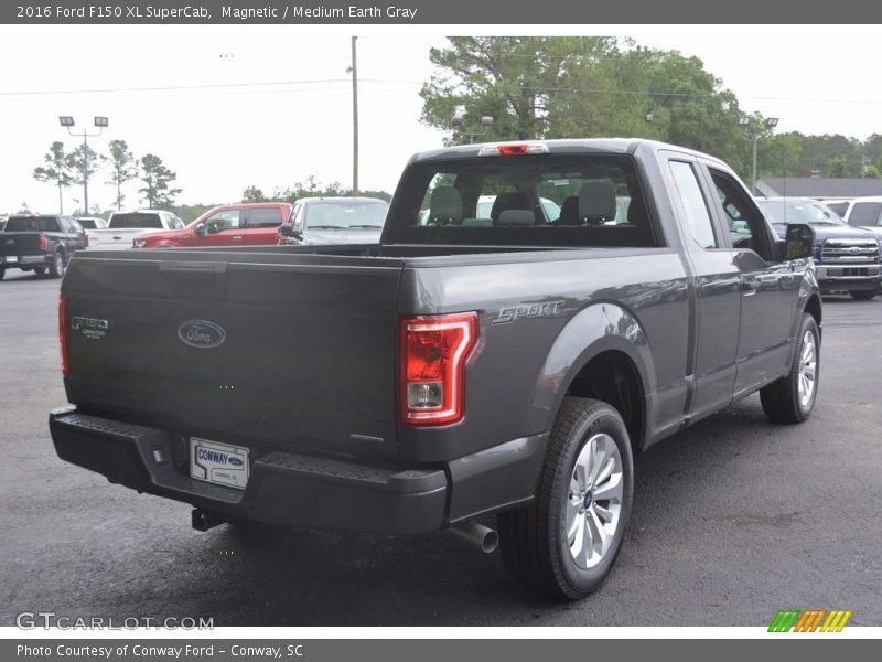 Magnetic / Medium Earth Gray 2016 Ford F150 XL SuperCab