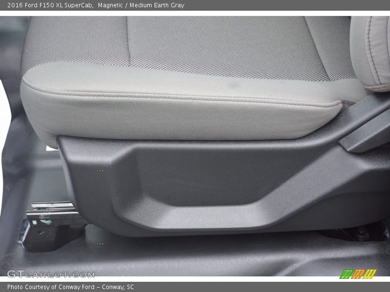 Magnetic / Medium Earth Gray 2016 Ford F150 XL SuperCab