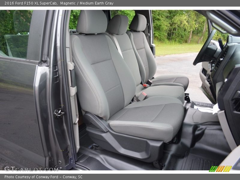Magnetic / Medium Earth Gray 2016 Ford F150 XL SuperCab