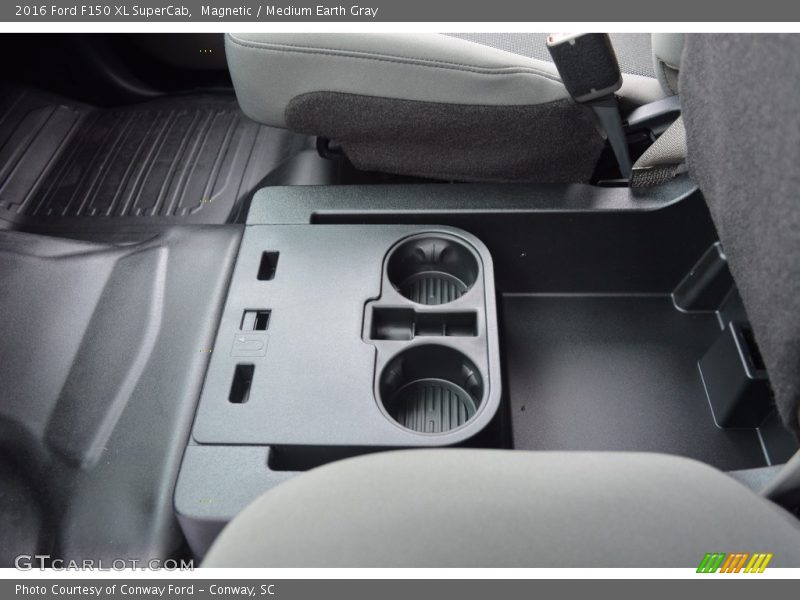 Magnetic / Medium Earth Gray 2016 Ford F150 XL SuperCab
