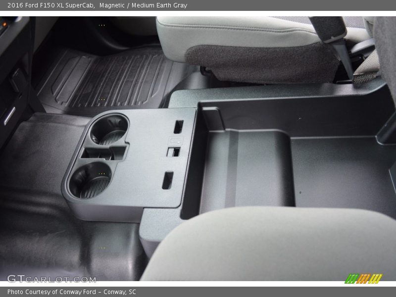 Magnetic / Medium Earth Gray 2016 Ford F150 XL SuperCab