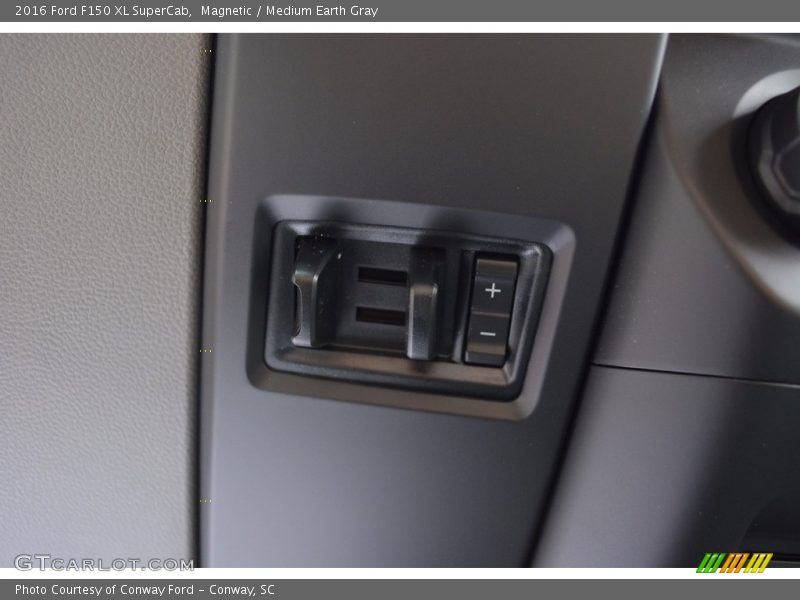 Magnetic / Medium Earth Gray 2016 Ford F150 XL SuperCab