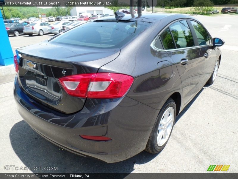 Tungsten Metallic / Jet Black 2016 Chevrolet Cruze LT Sedan