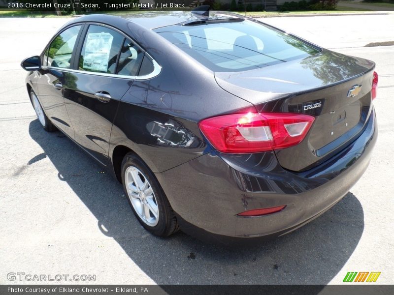Tungsten Metallic / Jet Black 2016 Chevrolet Cruze LT Sedan