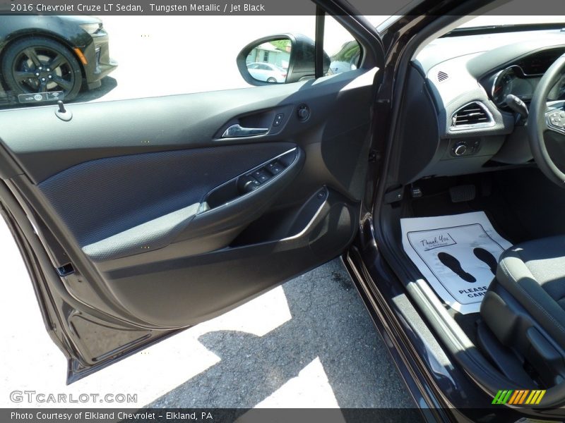 Tungsten Metallic / Jet Black 2016 Chevrolet Cruze LT Sedan