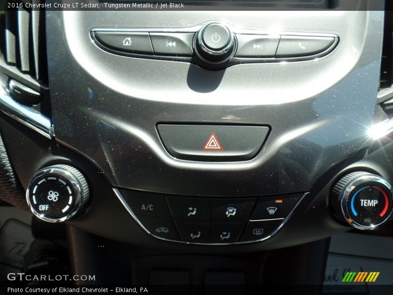 Tungsten Metallic / Jet Black 2016 Chevrolet Cruze LT Sedan