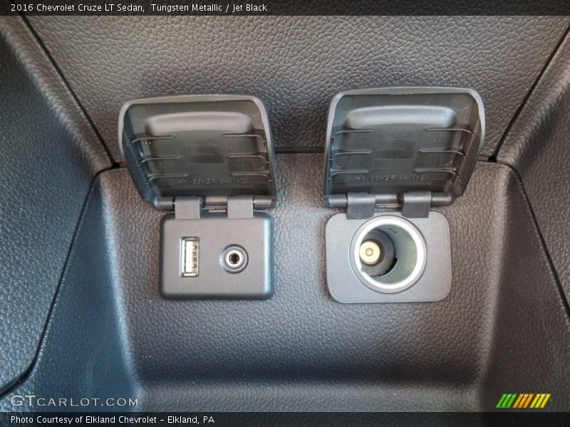 Tungsten Metallic / Jet Black 2016 Chevrolet Cruze LT Sedan