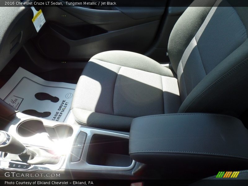 Tungsten Metallic / Jet Black 2016 Chevrolet Cruze LT Sedan