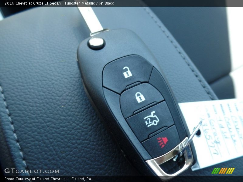 Tungsten Metallic / Jet Black 2016 Chevrolet Cruze LT Sedan