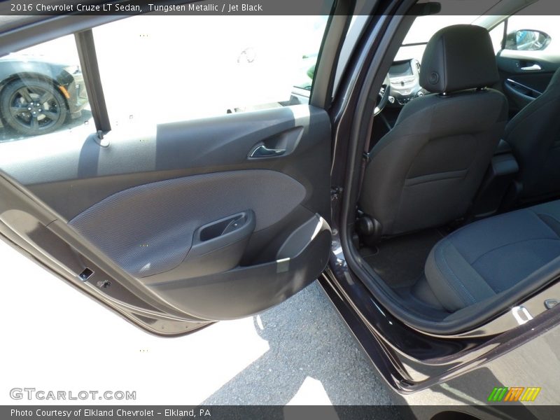 Tungsten Metallic / Jet Black 2016 Chevrolet Cruze LT Sedan
