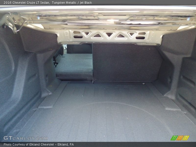 Tungsten Metallic / Jet Black 2016 Chevrolet Cruze LT Sedan