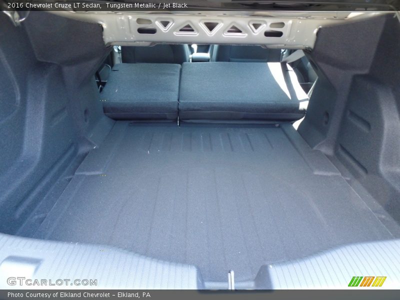 Tungsten Metallic / Jet Black 2016 Chevrolet Cruze LT Sedan