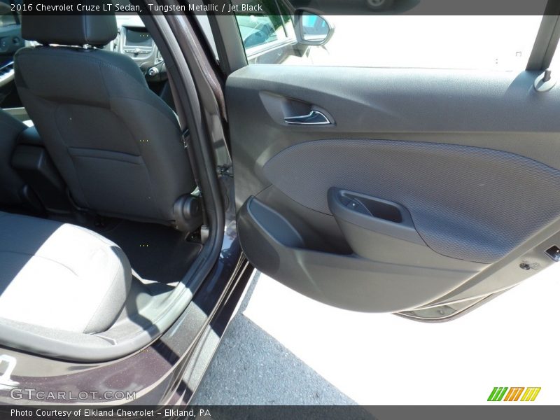 Tungsten Metallic / Jet Black 2016 Chevrolet Cruze LT Sedan