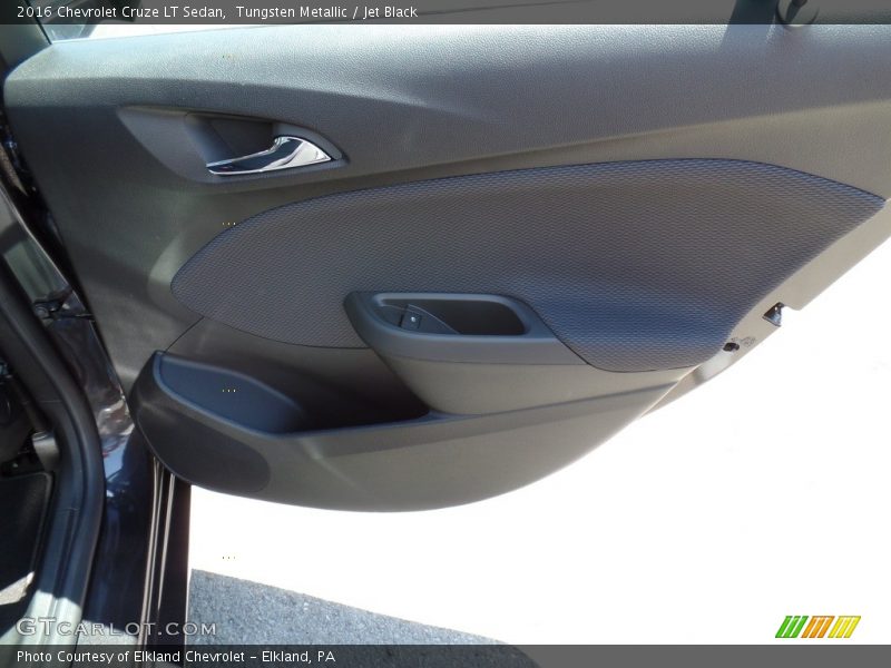 Tungsten Metallic / Jet Black 2016 Chevrolet Cruze LT Sedan