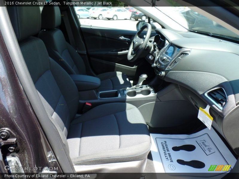 Tungsten Metallic / Jet Black 2016 Chevrolet Cruze LT Sedan