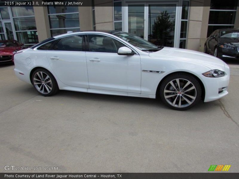 Polaris White / Jet/Ivory 2016 Jaguar XJ 3.0