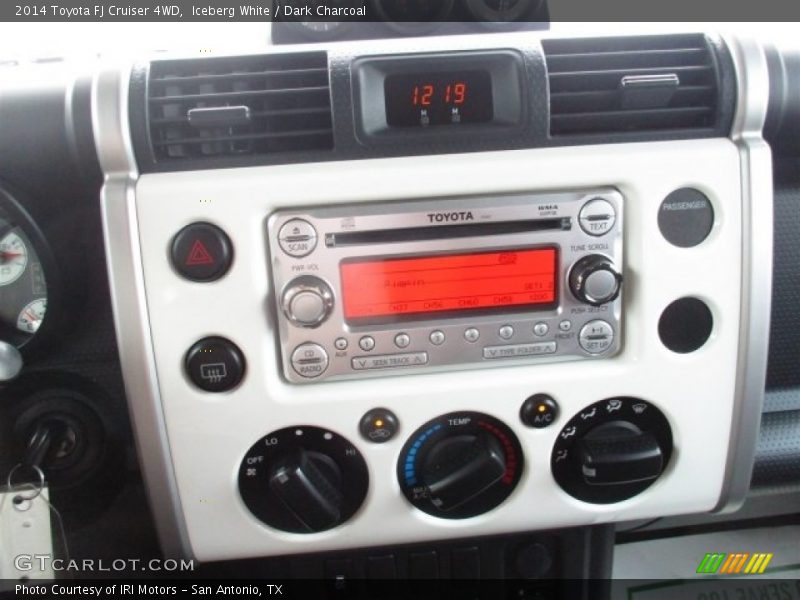 Iceberg White / Dark Charcoal 2014 Toyota FJ Cruiser 4WD