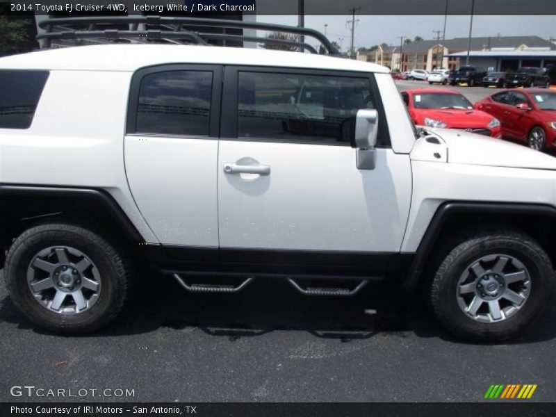 Iceberg White / Dark Charcoal 2014 Toyota FJ Cruiser 4WD