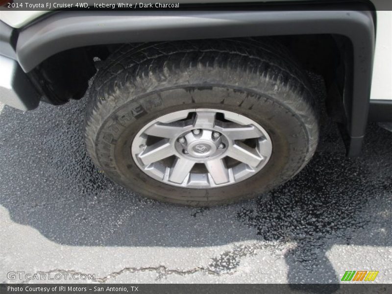 Iceberg White / Dark Charcoal 2014 Toyota FJ Cruiser 4WD