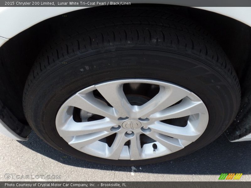 Lunar White Tri-Coat Pearl / Black/Linen 2015 Chrysler 200 Limited