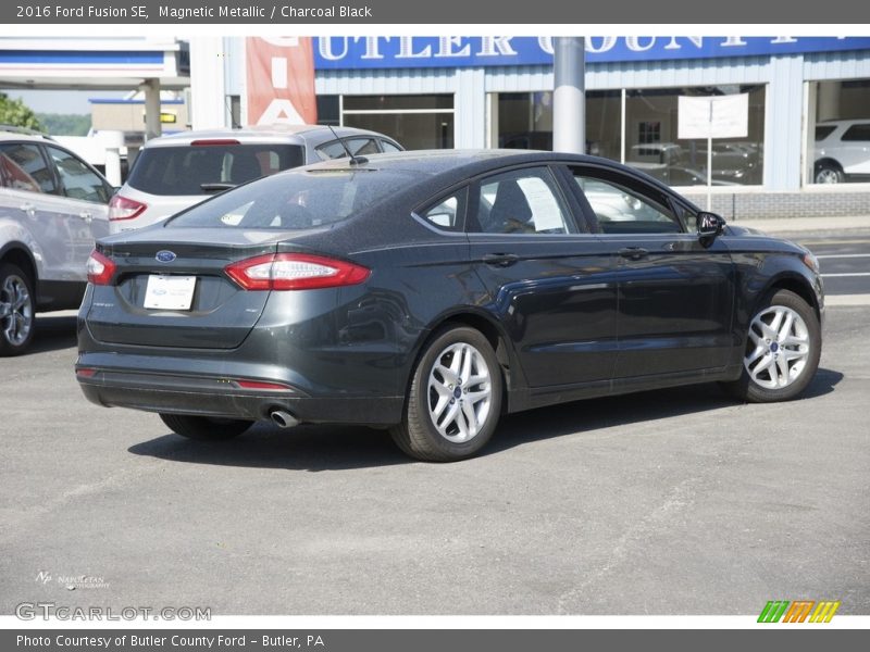Magnetic Metallic / Charcoal Black 2016 Ford Fusion SE