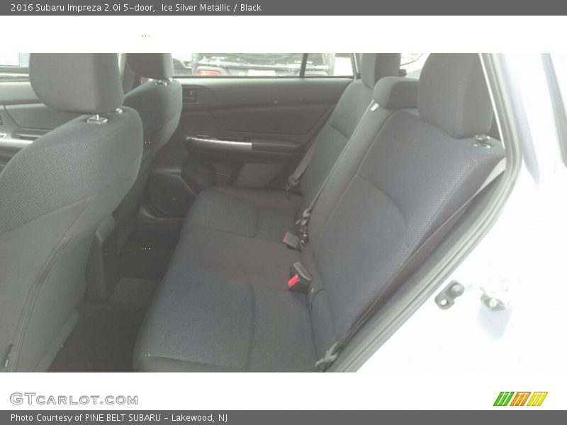 Ice Silver Metallic / Black 2016 Subaru Impreza 2.0i 5-door