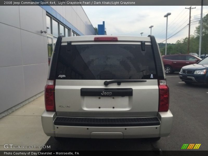 Light Graystone Pearl / Dark Khaki/Light Graystone 2008 Jeep Commander Sport 4x4