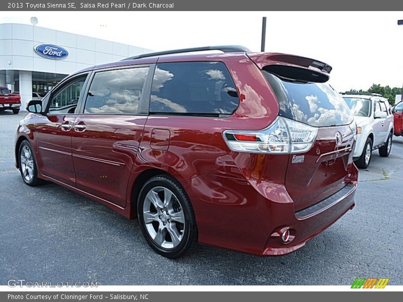 Salsa Red Pearl / Dark Charcoal 2013 Toyota Sienna SE