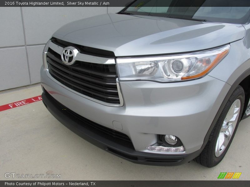 Silver Sky Metallic / Ash 2016 Toyota Highlander Limited