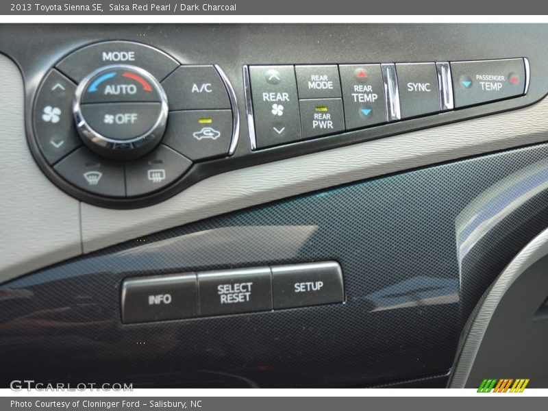 Salsa Red Pearl / Dark Charcoal 2013 Toyota Sienna SE