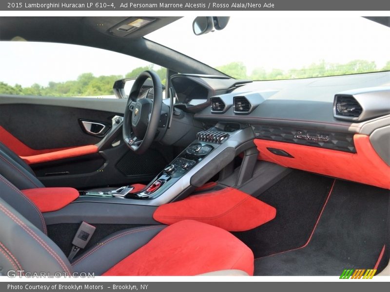 Dashboard of 2015 Huracan LP 610-4
