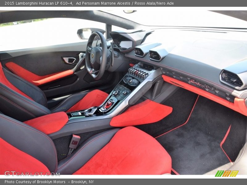 Dashboard of 2015 Huracan LP 610-4