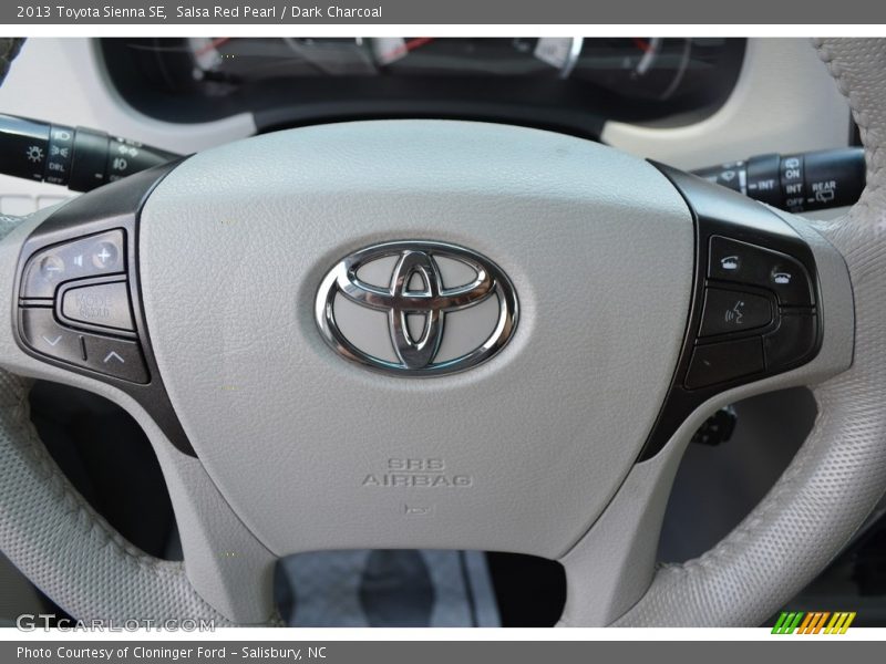 Salsa Red Pearl / Dark Charcoal 2013 Toyota Sienna SE