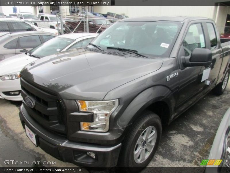 Magnetic / Medium Earth Gray 2016 Ford F150 XL SuperCab